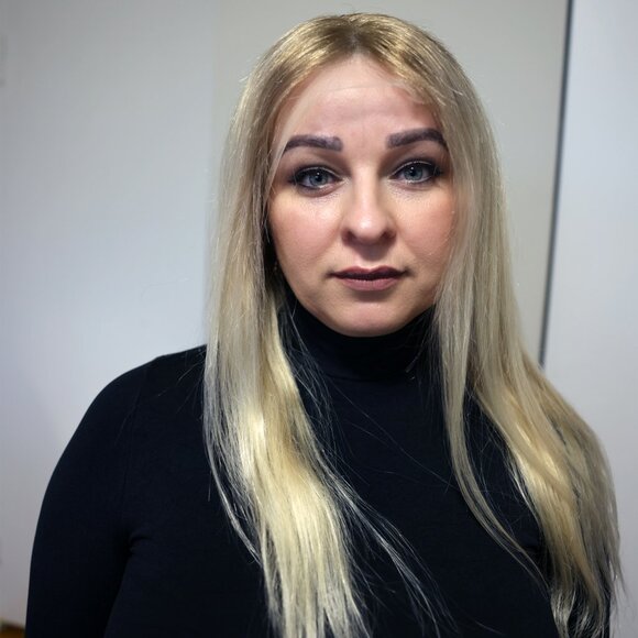 Beautiful Blonde Human Hair Wig! - Picture 8 of 10